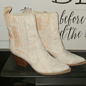 Women's Cream Western Ankle Boots